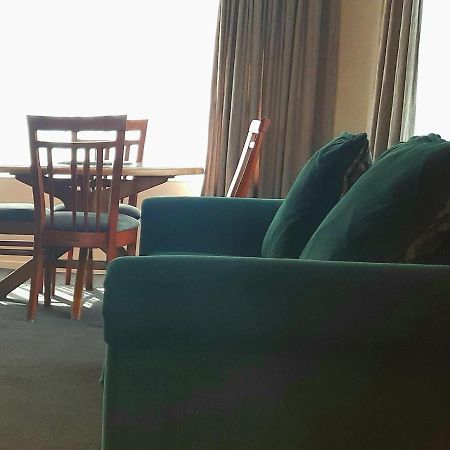 Aaron Court Motel Тимару Екстериор снимка