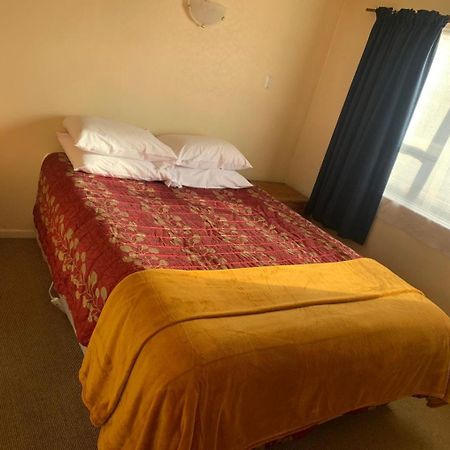 Aaron Court Motel Тимару Екстериор снимка