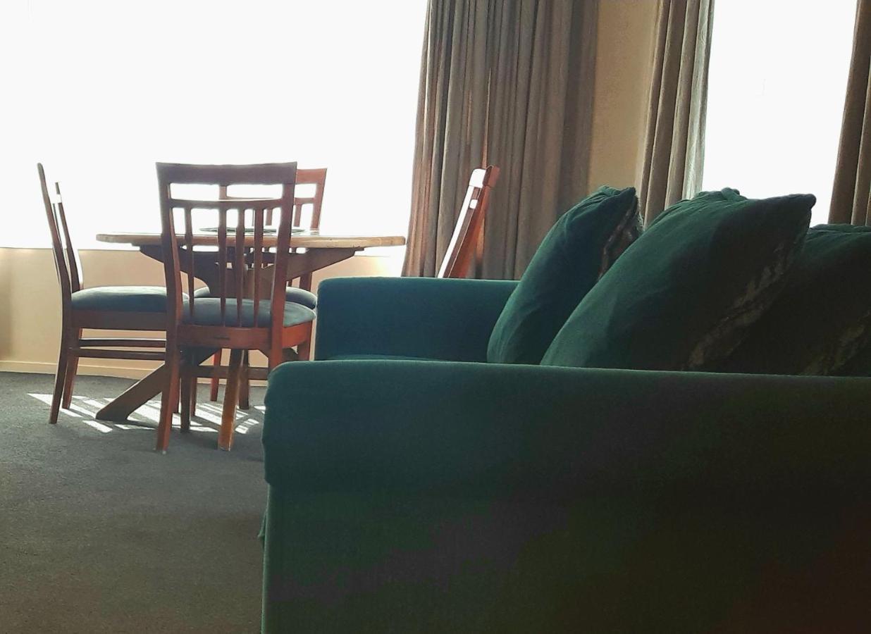 Aaron Court Motel Тимару Екстериор снимка